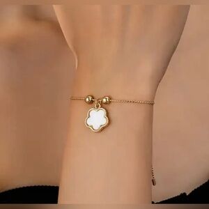 Clover Mother Of Pearl Adjustable Gold Bracelet